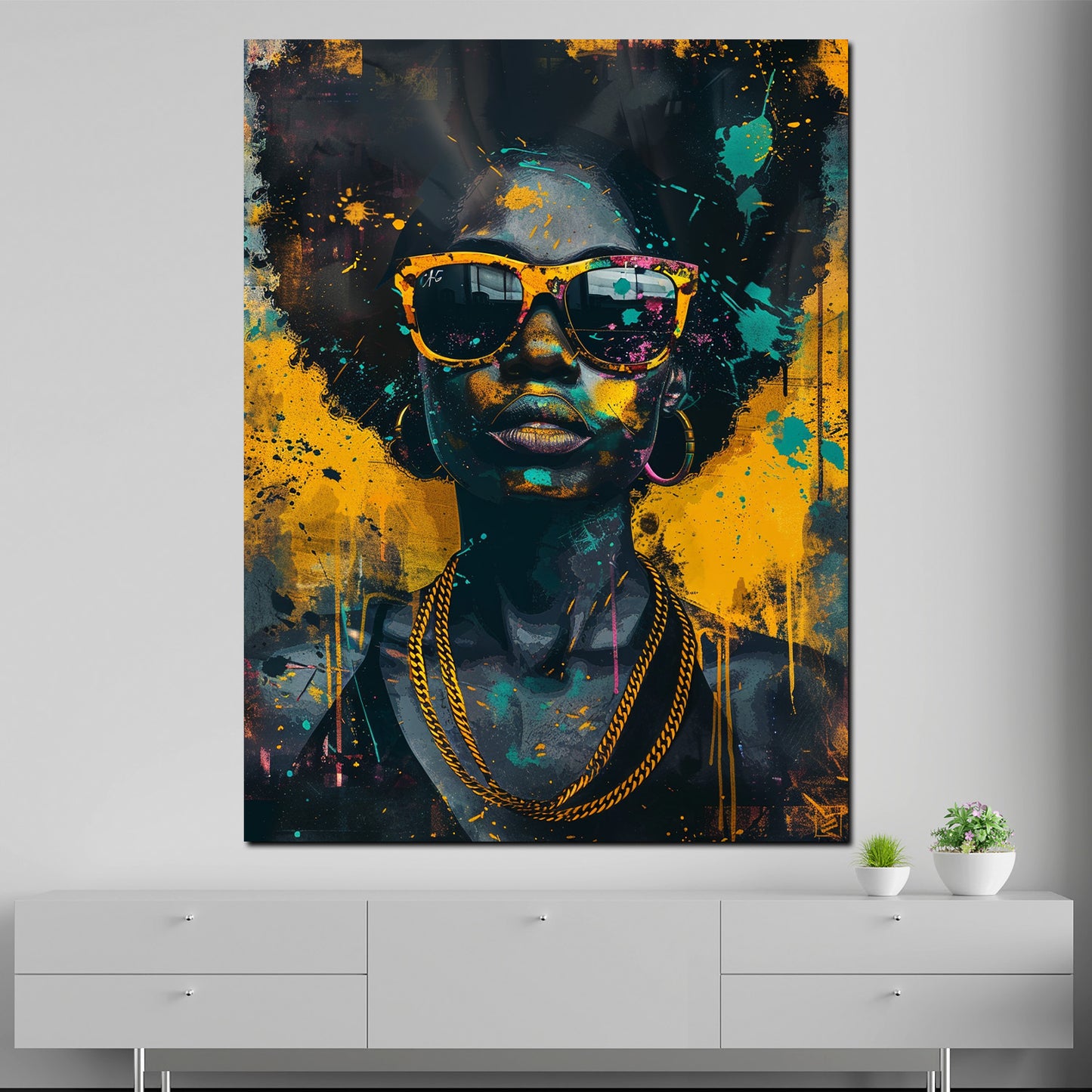 Afrikanische Frau mit Goldketten und bunten Akzenten Wandbild Kunstwerk