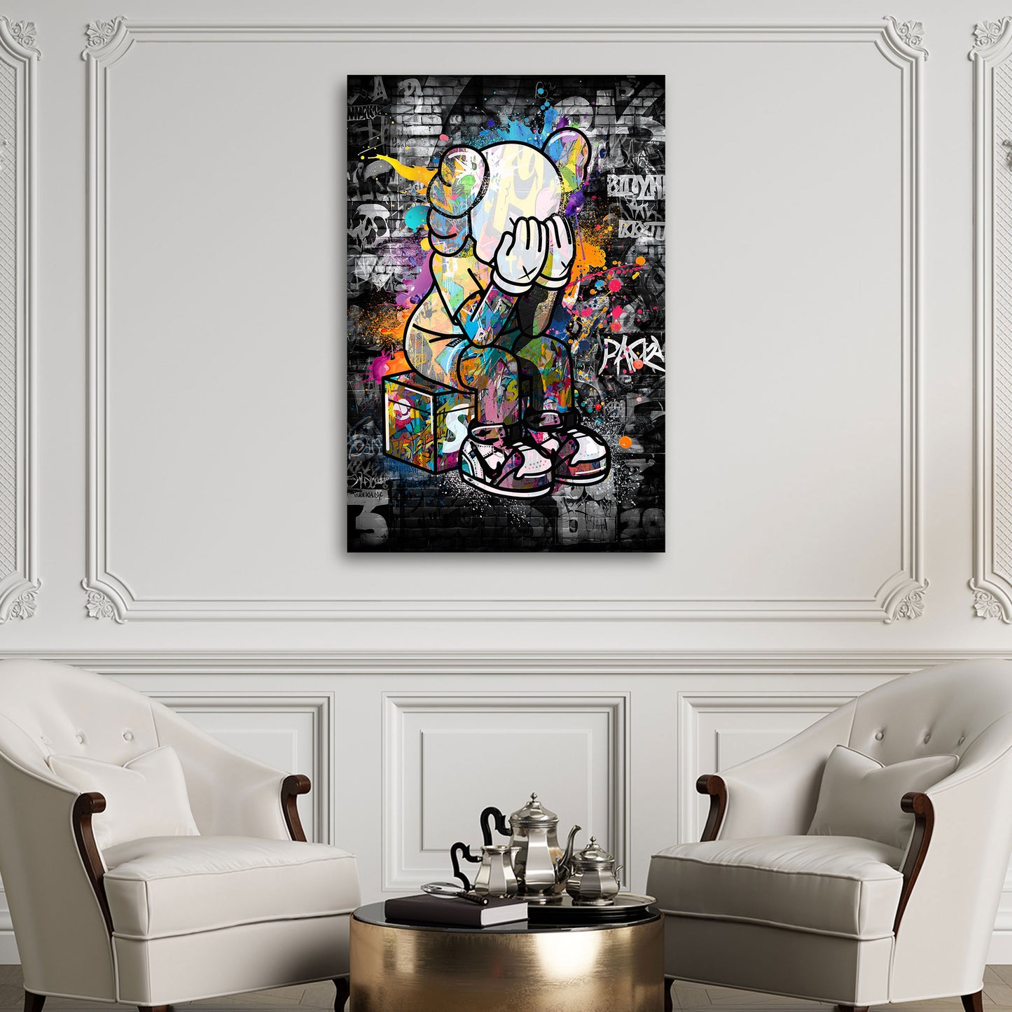 Bunte Figur im Graffiti Pop Art Stil vor Ziegelwand Wandbild Kunstwerk