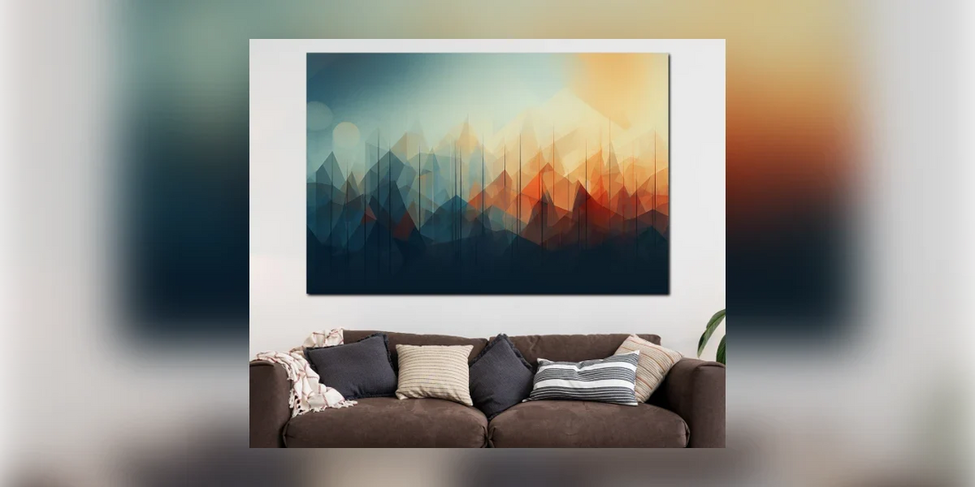 Abstraktes Bergmotiv als Wandbild über einem braunen Sofa – Beispiel für die passende Wandbildgröße