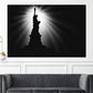 Wandbild Kunstwerk Städte New York Freiheitsstatue Silhouette Lichtstrahlen