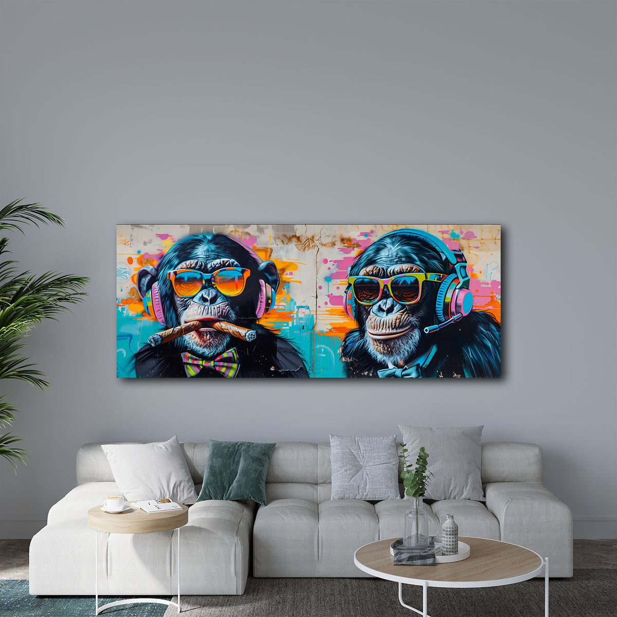 Buntes Affen Panoramabild über dem Sideboard im Wohnraum