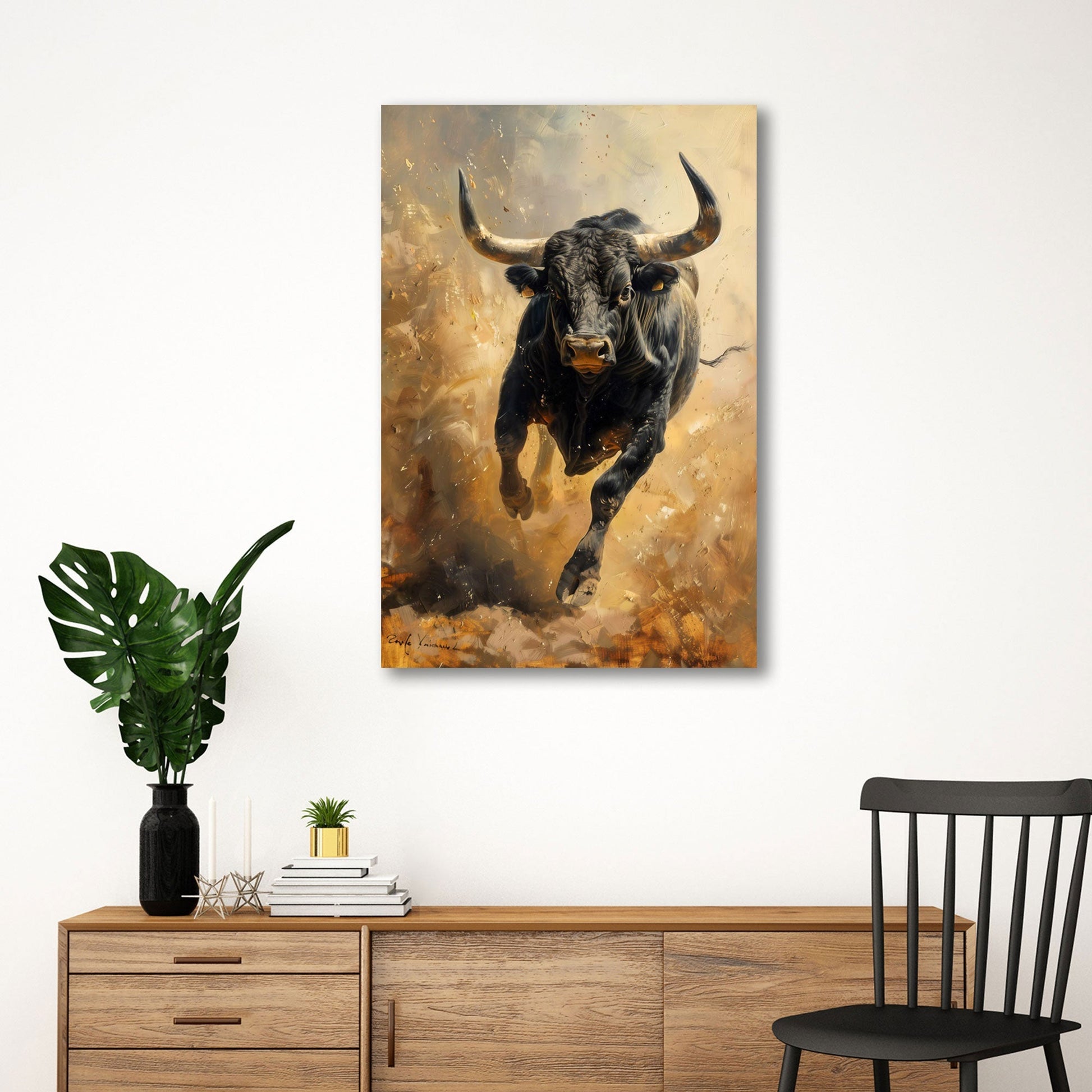 Angreifender Stier als Wandbild im modernen Büro