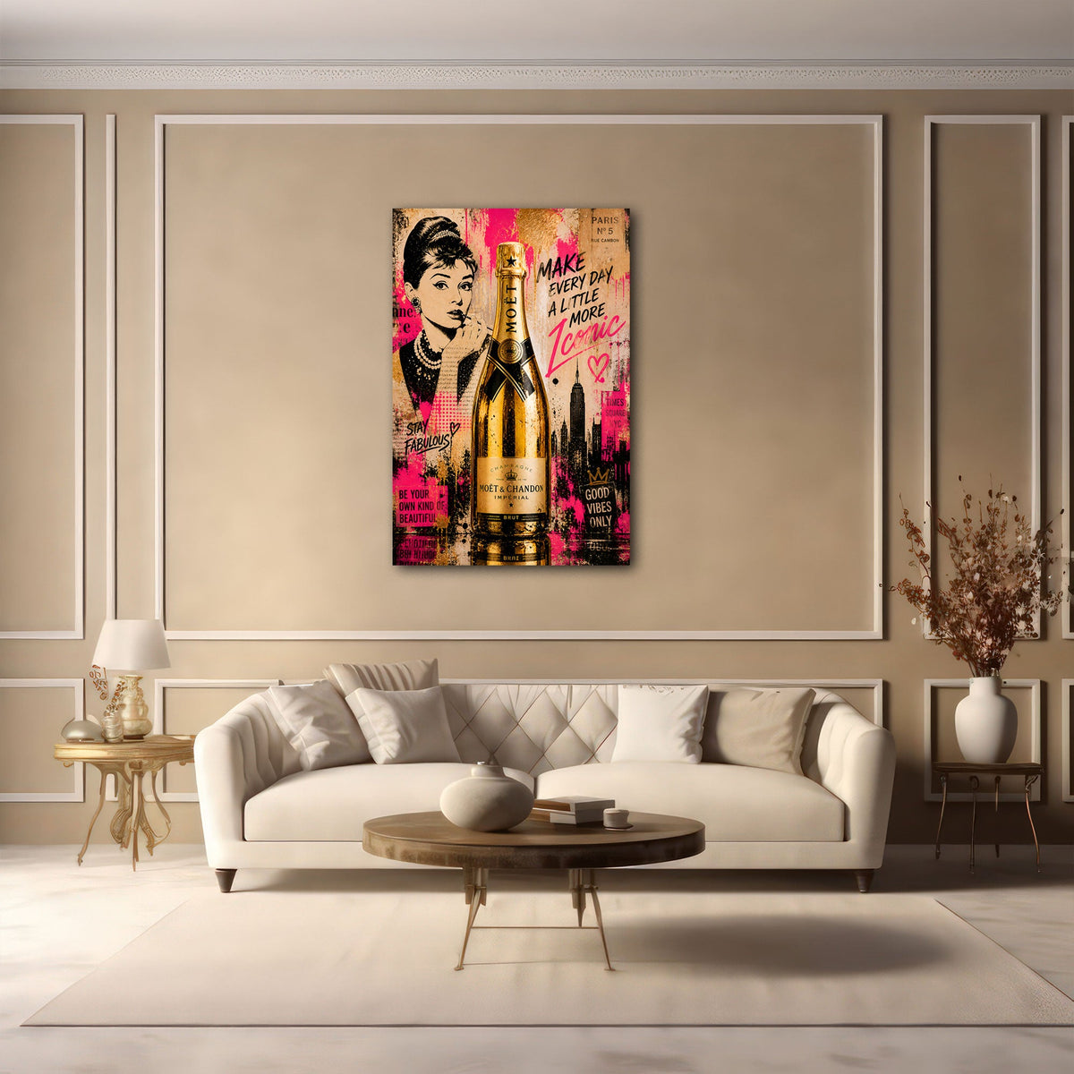 Audrey Champagner Pop Art Wandbild über dem Sofa im Wohnzimmer