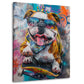 Wandbild Bulldogge mit Sonnenbrille auf Skateboard vor Graffitiwand