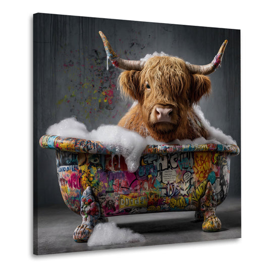 Charmante Highland Kuh in Street Art Badewanne Wandbild