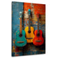 Drei Gitarren in Grün Gelb und Rot an der Wand Wandbild