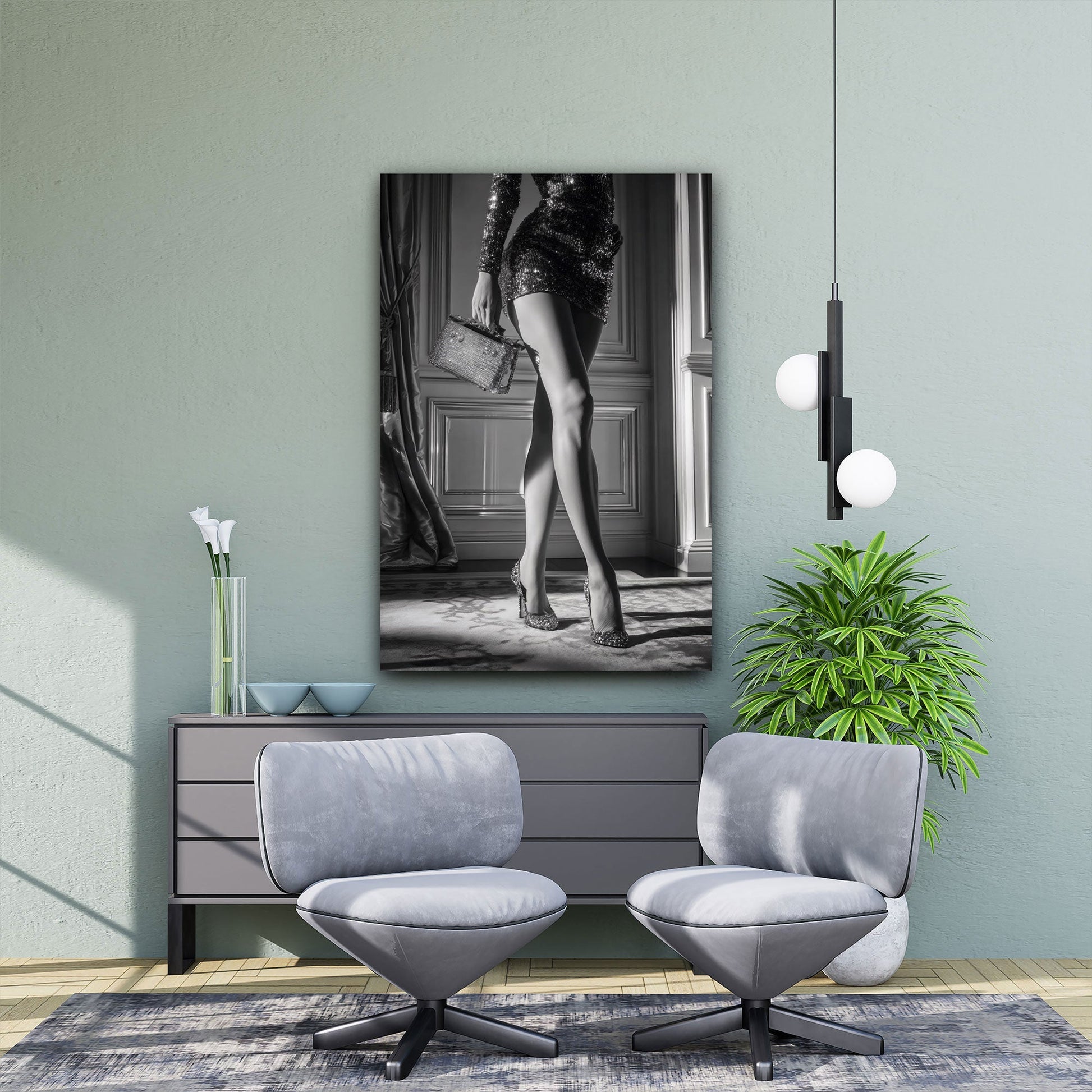 Elegantes Schwarz-Weiß Wandbild über der Couch im Wohnzimmer