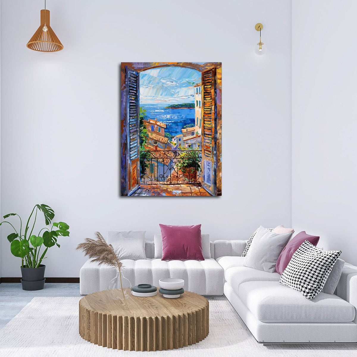 Mediterranes Fensterbild über dem Sofa im Wohnzimmer