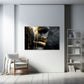 Goldene Lippen mit Rauch und fließender Farbe Wandbild