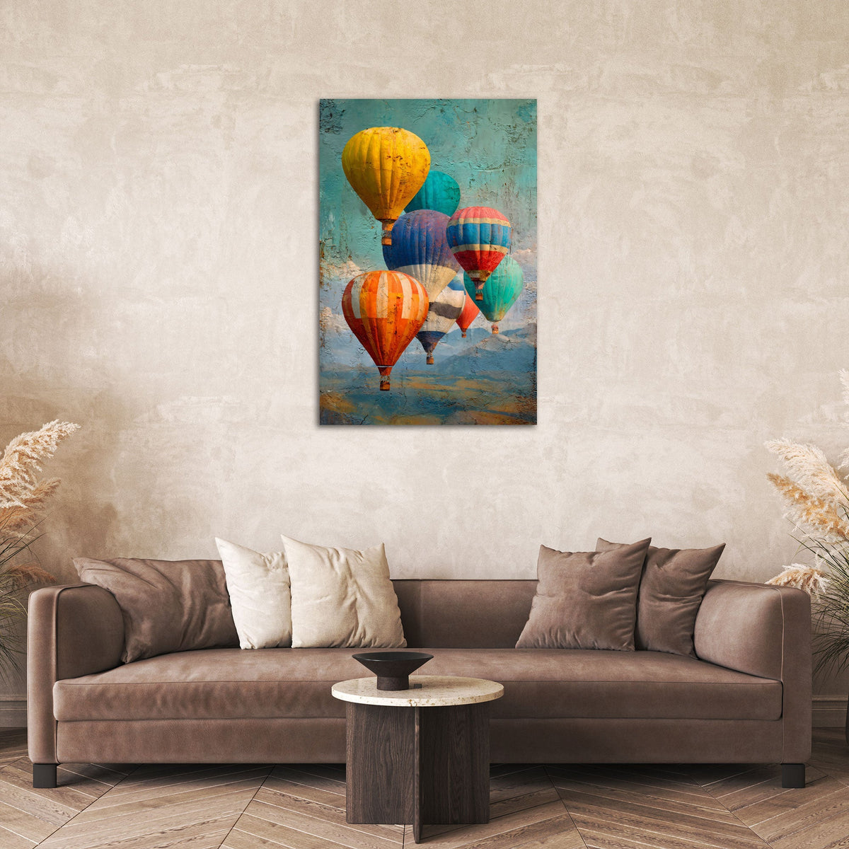 Buntes Ballon Wandbild als Blickfang im hellen Wohnraum