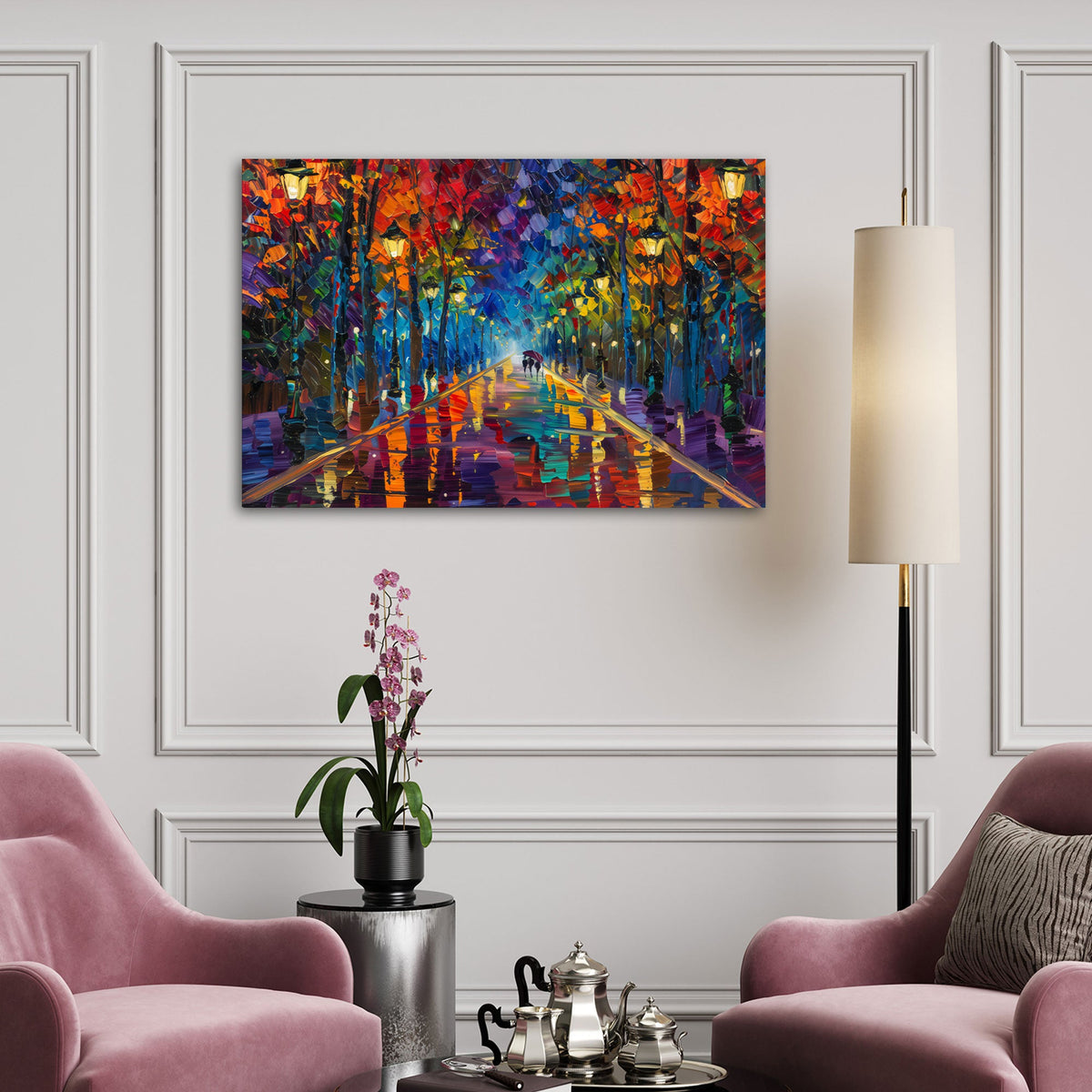 Buntes Allee-Wandbild über dem Sofa im Wohnzimmer