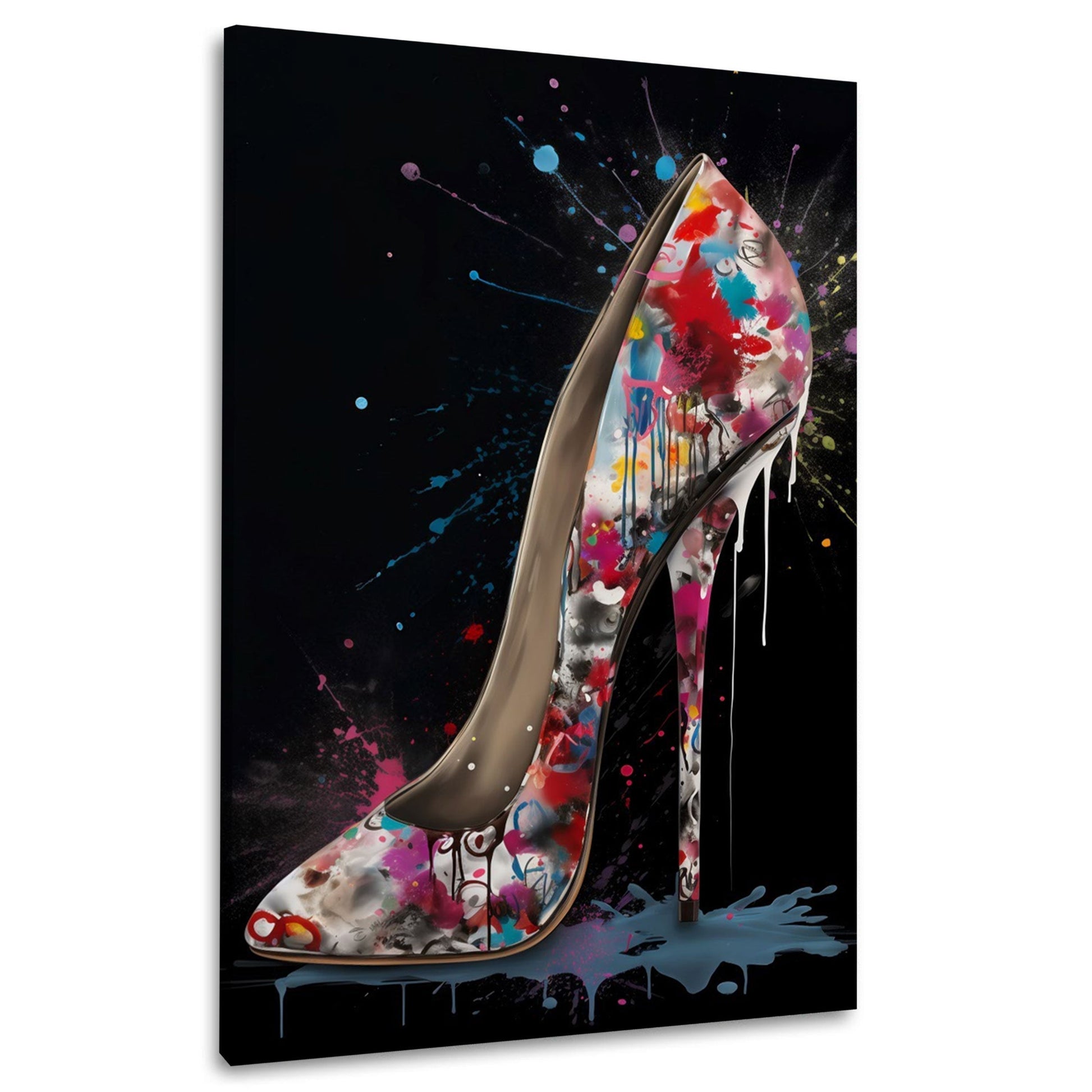 High Heel mit bunten Farbspritzern auf schwarzem Grund – Wandbild im Hochformat