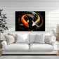 Koi Wandbild in Schwarz und Gold über dem Sofa im Wohnzimmer