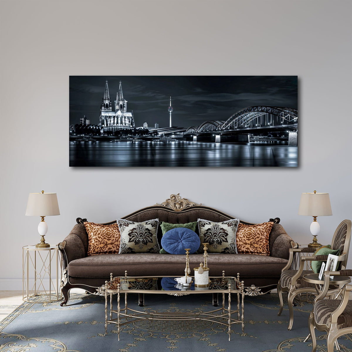 Breites Städte Wandbild über dem Sofa im Wohnzimmer