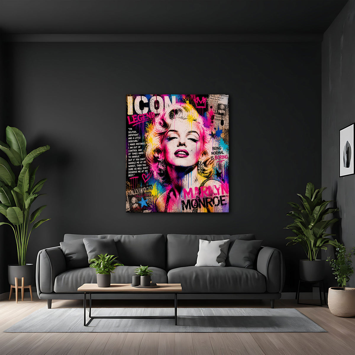 Pinkes Pop Art Wandbild im Hochformat im Wohnraum