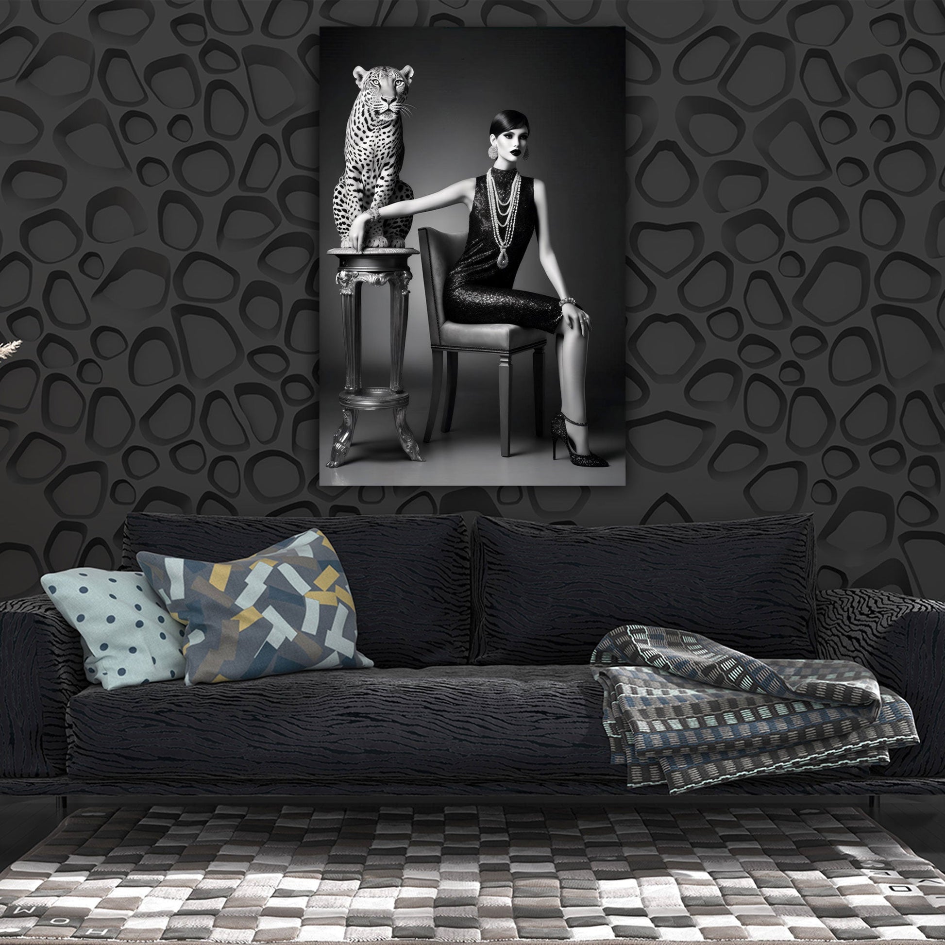 Schwarz-Weiß Mode Wandbild mit Leopard über dem Sofa im Wohnzimmer