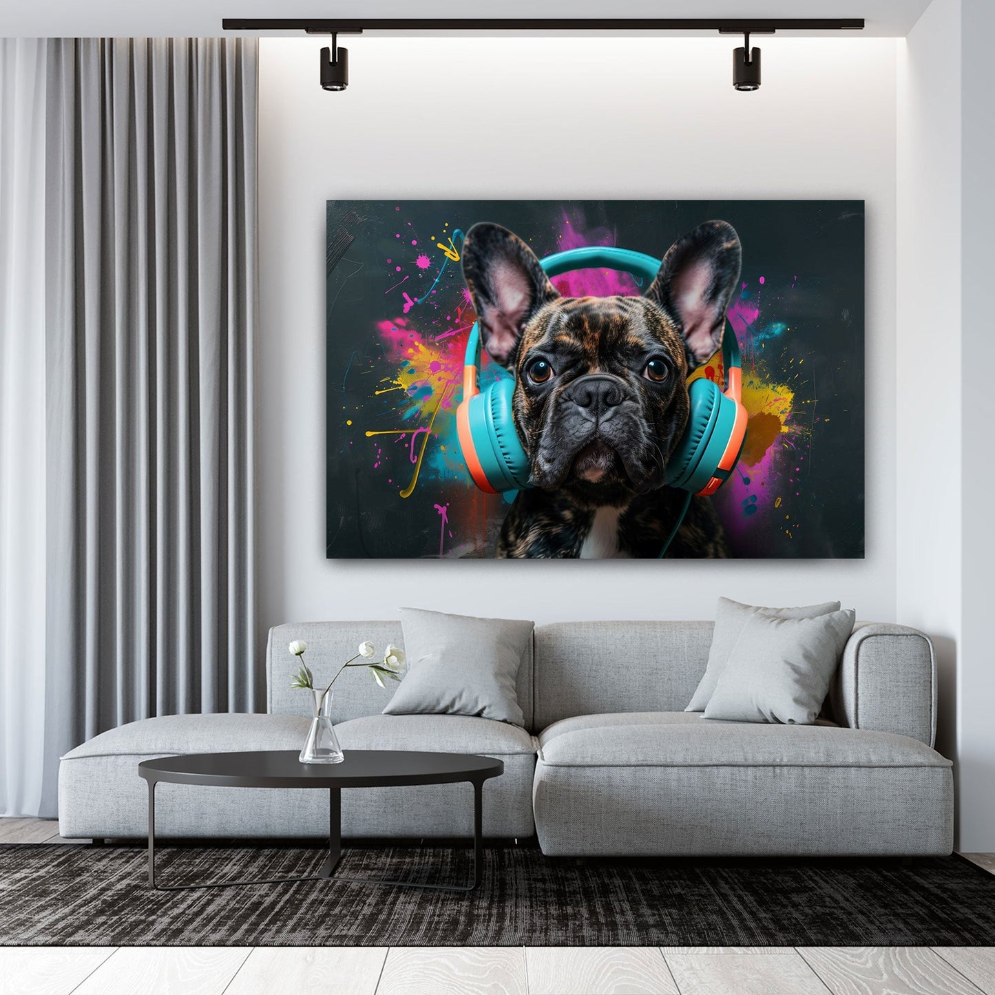 Französische Bulldogge als Wandbild über der Couch im Wohnzimmer
