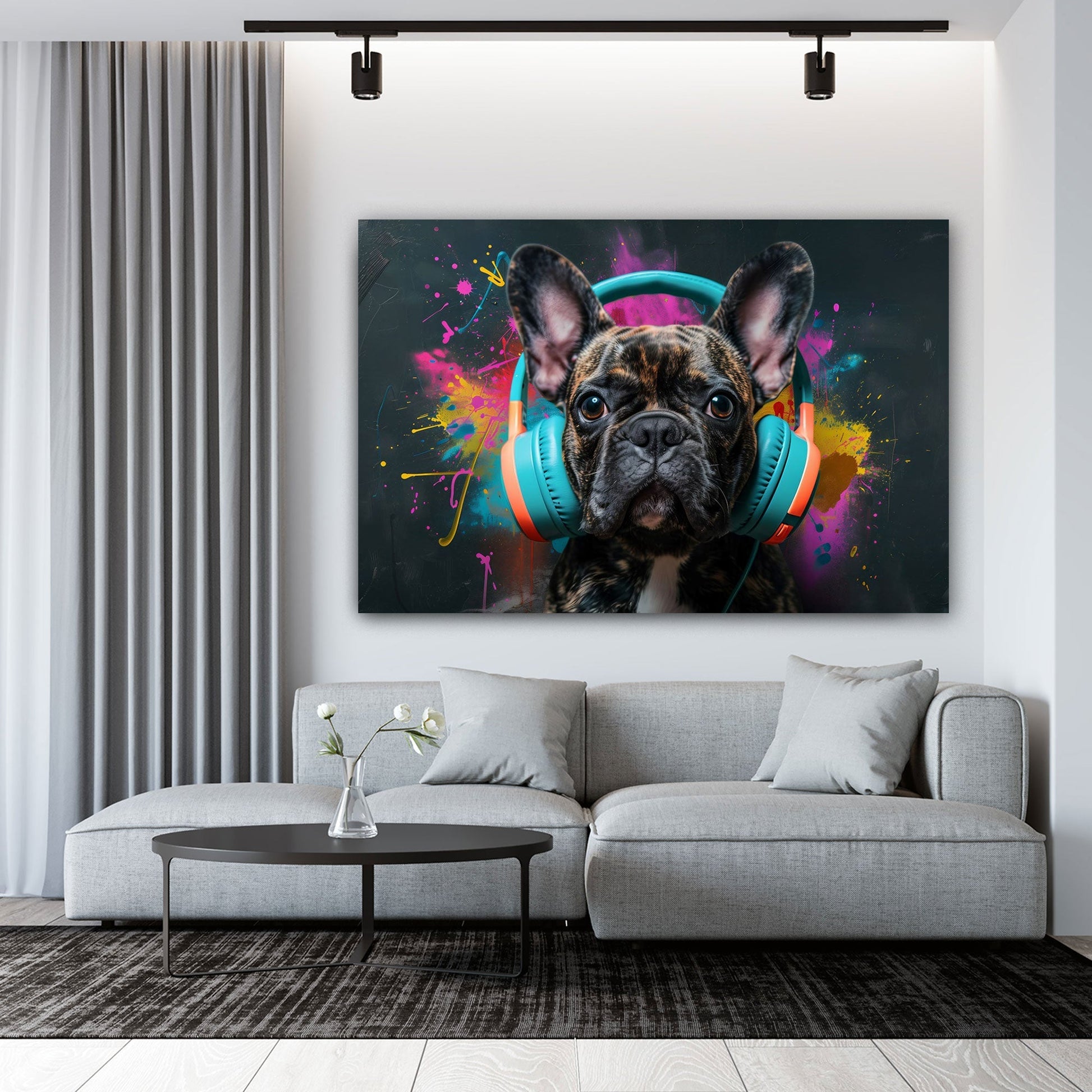 Französische Bulldogge als Wandbild über der Couch im Wohnzimmer