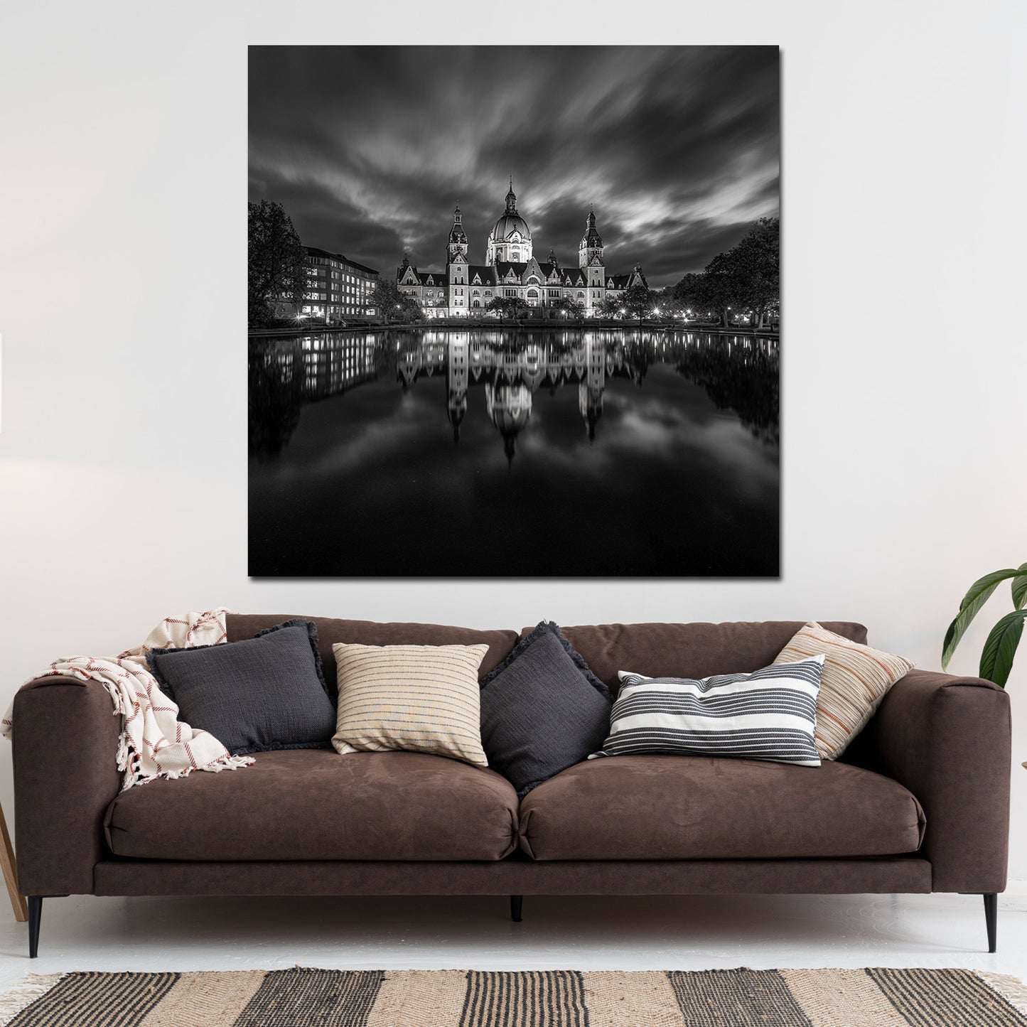 Rathaus bei Nacht Hannover schwarz weiß dramatischer Himmel Wandbild