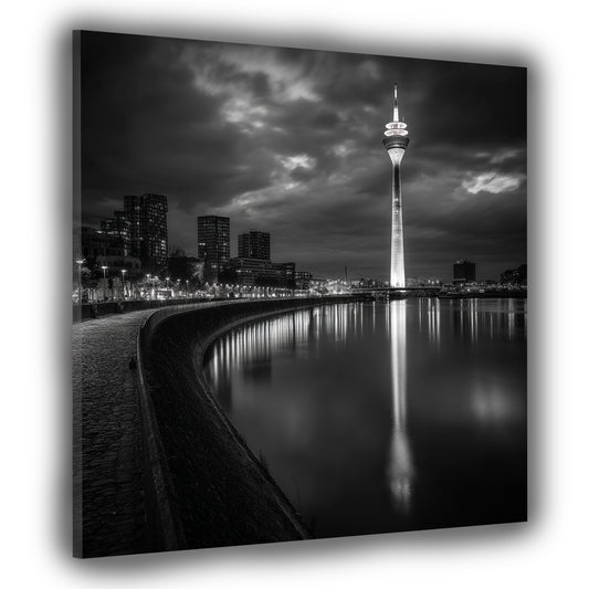 Rhein beleuchteter Turm Düsseldorf schwarz weiß Nachtaufnahme Wandbild