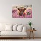 Hochlandrind Wandbild über dem Sofa im Wohnzimmer
