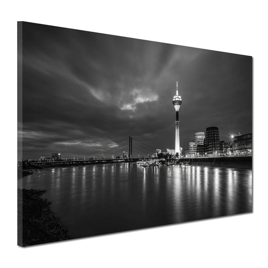 Skyline Rheinturm Düsseldorf schwarz weiß Lichter Wandbild