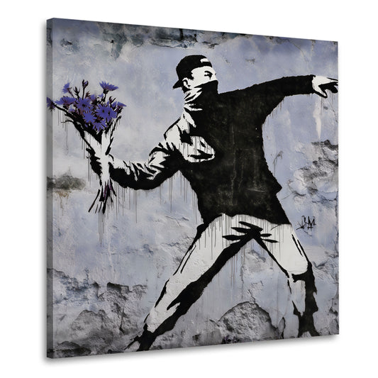 Street Art maskierter Rebell mit Blumenstrauß Statement Wandbild