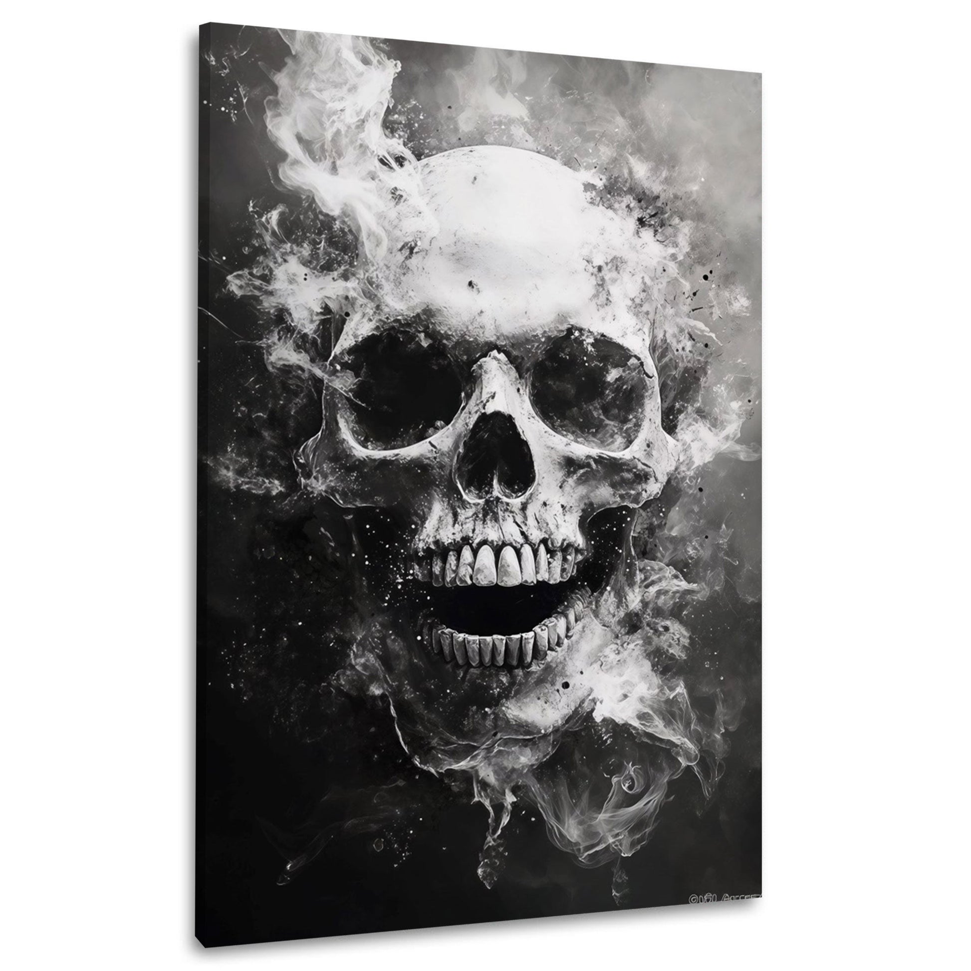 Totenkopf aus weißem Rauch vor tiefschwarzem Grund – Wandbild im Hochformat