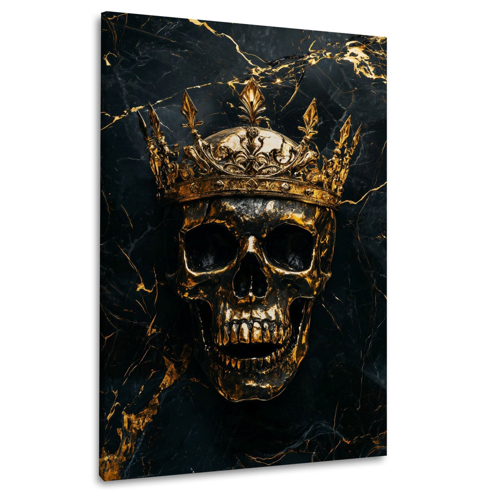 Totenkopf mit goldener Krone und Flammen auf schwarzem Marmor – Wandbild im Hochformat